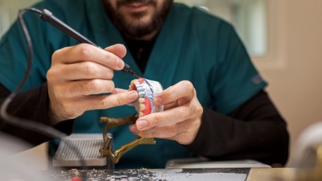 snímatelná zubní náhrada