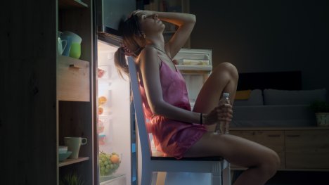 žena trpící nočním pocením